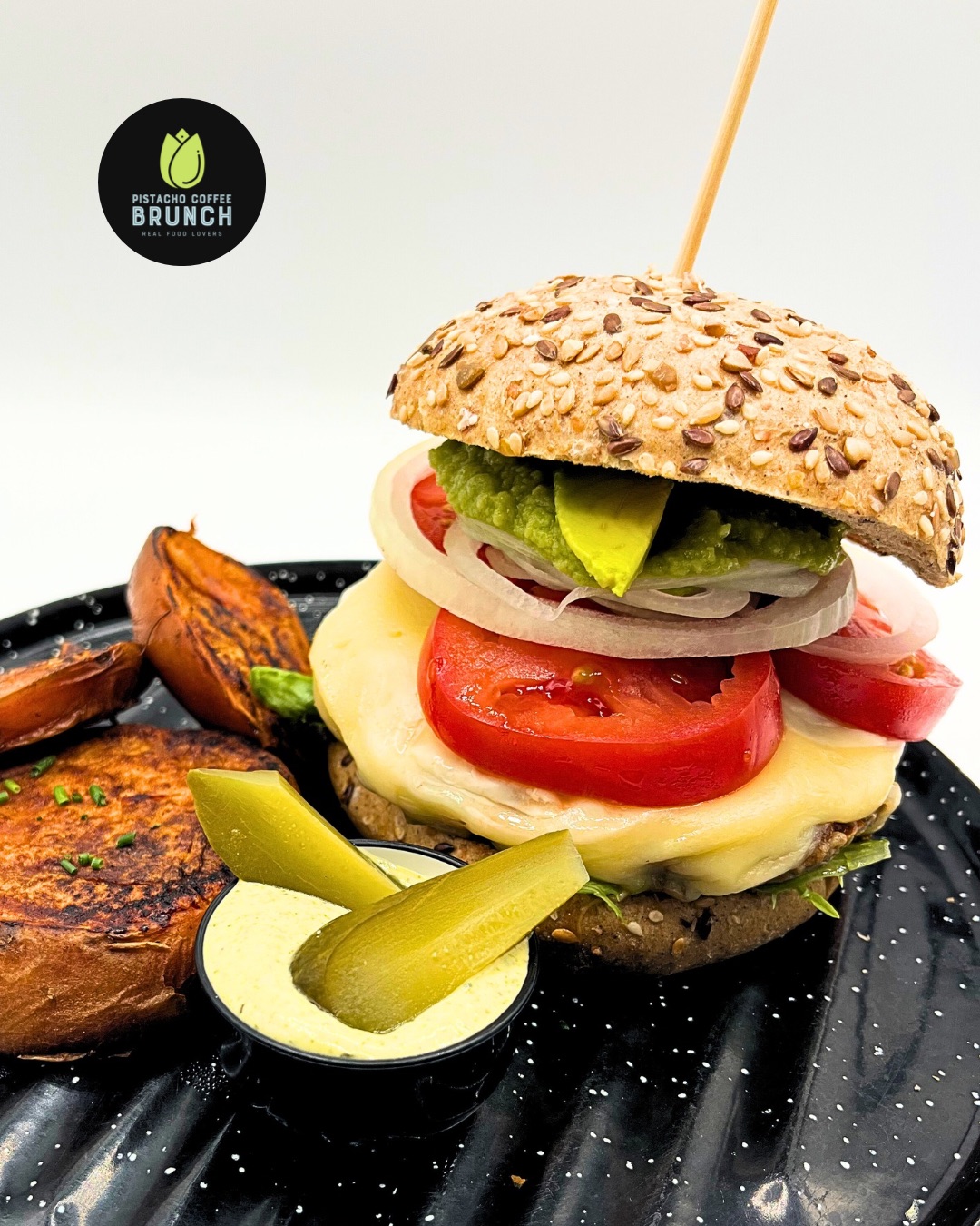 Classic Burger en Pistacho Coffee Brunch, Los Cristianos